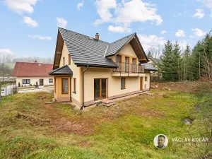 Prodej rodinného domu, Pecka, 176 m2