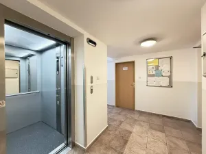 Pronájem bytu 1+kk, Pardubice - Trnová, Jozefa Gabčíka, 35 m2