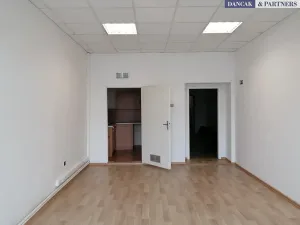 Pronájem kanceláře, Frýdek-Místek, Zámecké nám., 84 m2
