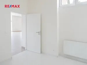 Prodej obchodního prostoru, Kladno, U tržnice, 460 m2