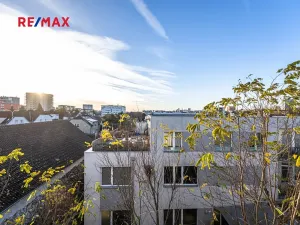 Pronájem bytu 2+kk, Praha - Strašnice, Novostrašnická, 68 m2