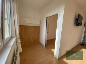 Prodej bytu 2+kk, Praha - Troja, Hnězdenská, 40 m2