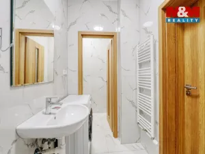 Pronájem bytu 1+1, Plzeň - Jižní Předměstí, Husova, 33 m2