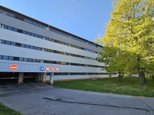 Pronájem garážového stání, Brno, Voroněžská, 13 m2