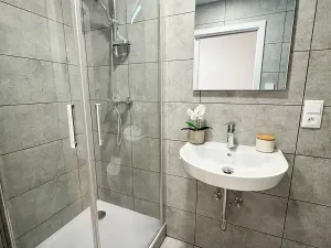 Pronájem bytu 1+kk, Praha - Strašnice, Sečská, 17 m2