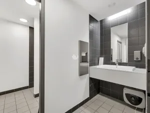 Pronájem kanceláře, Praha - Holešovice, Jankovcova, 226 m2