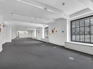 Pronájem kanceláře, Praha - Holešovice, Jankovcova, 226 m2