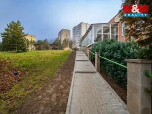 Pronájem obchodního prostoru, Ústí nad Labem - Severní Terasa, Šrámkova, 44 m2