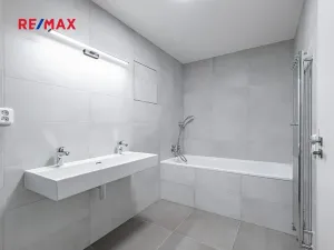Pronájem bytu 2+kk, Praha - Nusle, Kloboučnická, 58 m2
