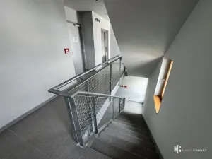 Pronájem bytu 1+kk, Praha - Dolní Měcholupy, Na návsi, 37 m2