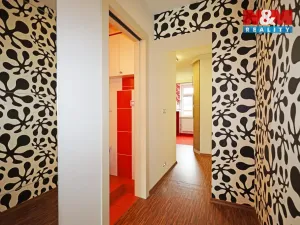 Prodej bytu 2+1, Karlovy Vary - Drahovice, Vítězná, 33 m2