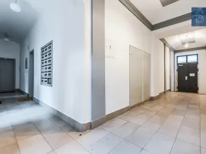Prodej bytu 2+kk, Praha - Vyšehrad, Neklanova, 42 m2