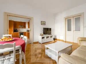 Pronájem bytu 3+1, Praha - Nové Město, Trojická, 95 m2