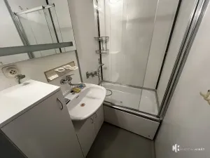 Pronájem bytu 2+kk, Praha - Bohnice, Kostřínská, 42 m2