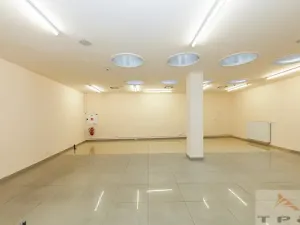 Prodej obchodního prostoru, Karlovy Vary, Divadelní náměstí, 100 m2