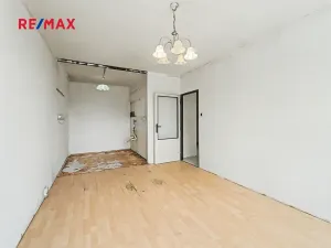 Prodej bytu 2+kk, Praha - Prosek, Zárybská, 42 m2