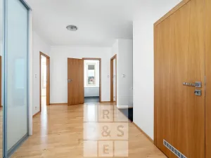 Prodej bytu 4+kk, Průhonice, Uhříněveská, 134 m2