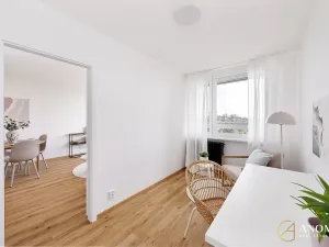 Prodej bytu 4+kk, Praha - Kobylisy, Třebenická, 73 m2