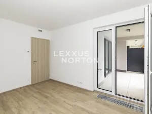Pronájem bytu 2+kk, Praha - Hloubětín, Poděbradská, 60 m2