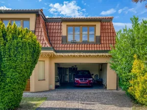 Prodej rodinného domu, Vestec, Průběžná, 427 m2