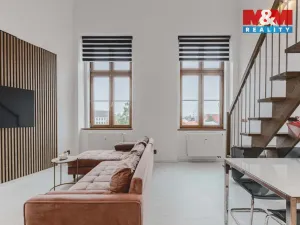 Prodej bytu 4+kk, Klatovy - Klatovy III, Husovo náměstí, 78 m2
