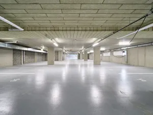 Prodej garážového stání, Znojmo, Kosmákova, 17 m2