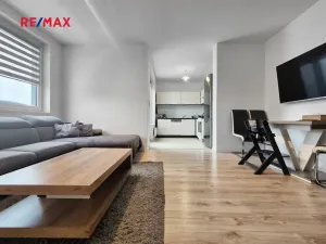 Pronájem bytu 2+kk, Praha - Dolní Měcholupy, Honzíkova, 55 m2