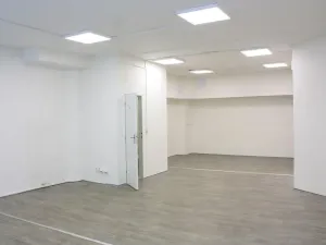 Pronájem kanceláře, Zlín, nám. T. G. Masaryka, 68 m2