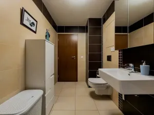 Pronájem bytu 2+kk, Praha - Hloubětín, Krylovecká, 55 m2