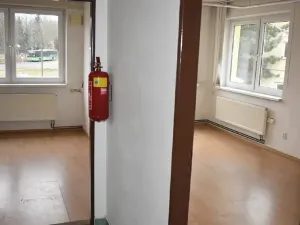 Pronájem kanceláře, Chlumec, U Dálnice, 42 m2