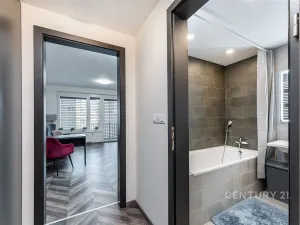 Pronájem bytu 1+kk, Praha, Kolbenova, 30 m2