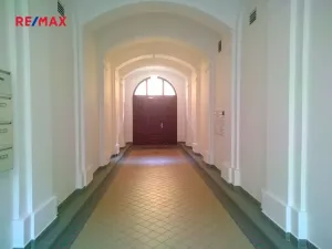 Pronájem kanceláře, Praha - Karlín, Sokolovská, 36 m2