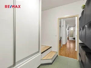 Prodej atypického bytu, Praha - Hostivař, Přeštická, 68 m2