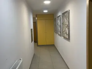 Pronájem bytu 2+kk, Praha - Radlice, Na vysoké I, 56 m2