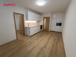 Pronájem bytu 3+kk, Praha - Vršovice, Taškentská, 57 m2