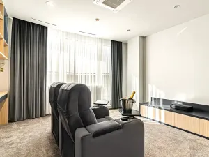 Prodej bytu 4+1, Praha - Stodůlky, Petržílkova, 506 m2