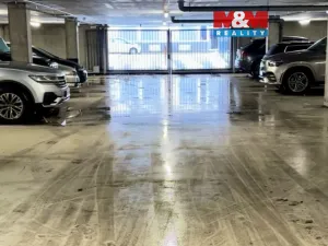 Pronájem garážového stání, Plzeň, Kollárova, 20 m2