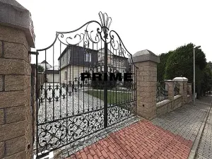 Pronájem rodinného domu, Praha - Nebušice, Ke strži, 360 m2