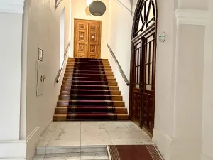 Pronájem skladu, Praha - Malá Strana, Malostranské náměstí, 210 m2