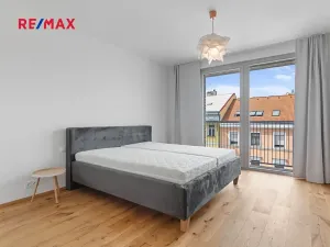 Pronájem bytu 2+kk, Praha - Karlín, Křižíkova, 79 m2