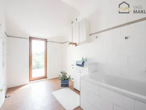 Pronájem rodinného domu, Mochov, Na Zátiší, 183 m2