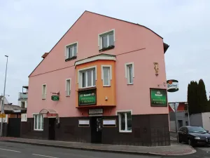 Pronájem restaurace, Praha - Čakovice, Cukrovarská, 155 m2