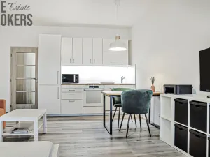 Pronájem bytu 1+kk, Chýnice, Karlštejnská, 38 m2