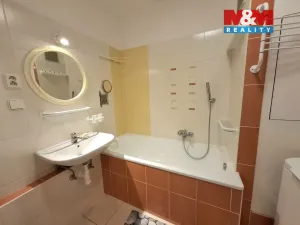 Pronájem bytu 3+1, Praha - Kobylisy, Mirovická, 76 m2