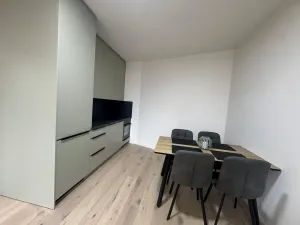 Pronájem bytu 2+kk, Praha - Vršovice, Krymská, 45 m2