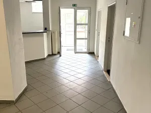 Pronájem kanceláře, Praha - Žižkov, U zásobní zahrady, 476 m2