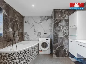 Prodej rodinného domu, Loza, 189 m2