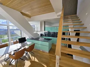 Pronájem atypického bytu, Praha - Smíchov, Kobrova, 182 m2