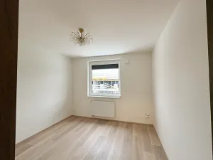 Pronájem bytu 2+kk, Praha, Čakovická, 55 m2