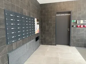 Pronájem bytu 2+kk, Praha, Čakovická, 55 m2